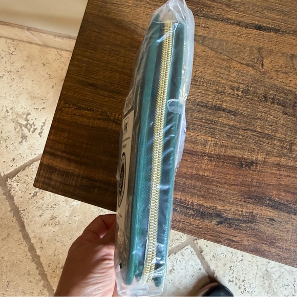 Lug Tandem Zip Wallet Green New - Picture 3 of 8